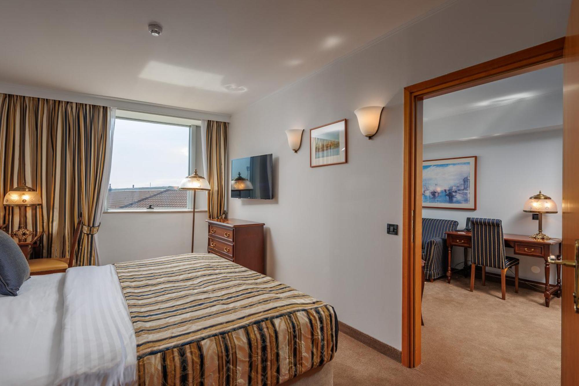 Grand Hotel Bonavia Rijeka Ngoại thất bức ảnh